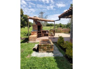 Venta casa campestre en Pontezuela con casa de huéspedes