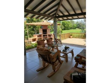Venta casa campestre en Pontezuela con casa de huéspedes