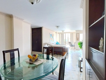 Se Vende Apartamento En Edificio Las Palmas De Versalles En Quinto Piso Con Ascensor Para Vivienda O Inversion