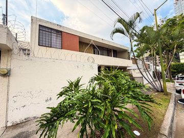 RESIDENCIA EN RENTA, PROVIDENCIA, GUADALAJARA.