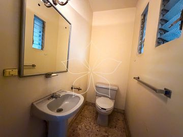 RESIDENCIA EN RENTA, PROVIDENCIA, GUADALAJARA.