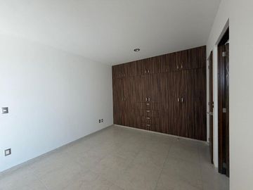 RENTA DE CASA DENTRO DE LOMAS DE JURIQUILLA. 3.3