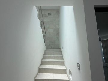 RENTA DE CASA DENTRO DE LOMAS DE JURIQUILLA. 3.3