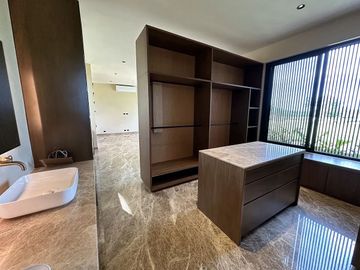 RESIDENCIA DE LUJO FRENTE AL CAMPO DE GOLF EN PROVINCIA