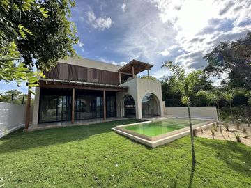RESIDENCIA DE LUJO FRENTE AL CAMPO DE GOLF EN PROVINCIA