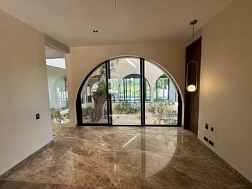 RESIDENCIA DE LUJO FRENTE AL CAMPO DE GOLF EN PROVINCIA