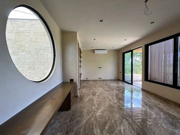 RESIDENCIA DE LUJO FRENTE AL CAMPO DE GOLF EN PROVINCIA