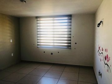 CASA EN RENTA EN PUERTA REAL, MODELO CÓRDOBA, CORREGIDORA, QRO.