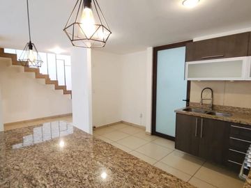 CASA EN RENTA EN PUERTA REAL, MODELO CÓRDOBA, CORREGIDORA, QRO.