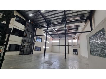 OFIBODEGA / COSTA DEL ESTE / 1,100M / EDIFICIO / OFICINAS /  INVERSION