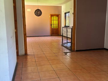 HERMOSA PARCELA EN VENTA CON DOS CASAS , QUINCHO Y PISCINA