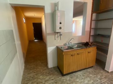 ARRIENDO CASA   ESQUINA  SECTOR BONILLA