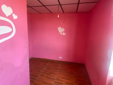 ARRIENDO CASA   ESQUINA  SECTOR BONILLA