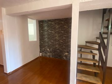 ARRIENDO CASA   ESQUINA  SECTOR BONILLA