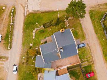 VENTA CASA 2 DORM. C/PILETA- TANDIL