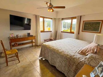 VENTA CASA 2 DORM. C/PILETA- TANDIL
