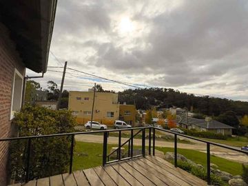 VENTA CASA 2 DORM. C/PILETA- TANDIL