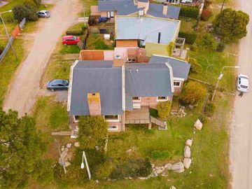 VENTA CASA 2 DORM. C/PILETA- TANDIL