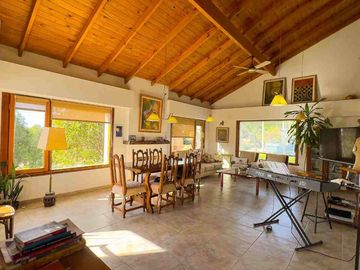 VENTA CASA 2 DORM. C/PILETA- TANDIL