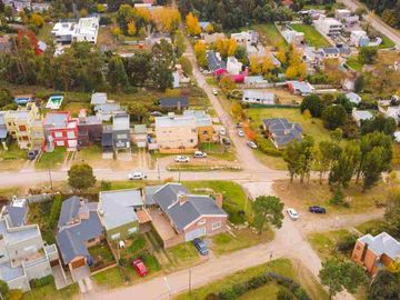 VENTA CASA 2 DORM. C/PILETA- TANDIL
