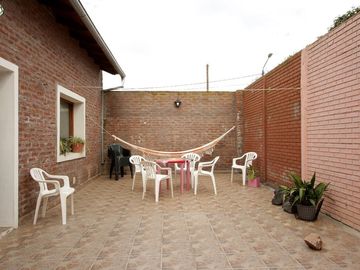 VENTA CASA 2 DORM. C/PILETA- TANDIL