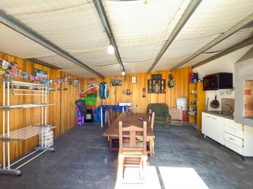 VENTA GALPONES CON CASA  Y QUINCHO TANDIL