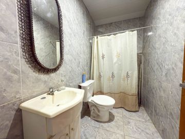 VENTA GALPONES CON CASA  Y QUINCHO TANDIL
