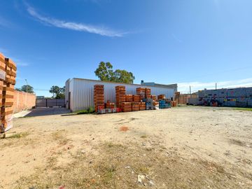 VENTA GALPONES CON CASA  Y QUINCHO TANDIL