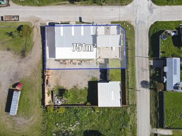 VENTA GALPONES CON CASA  Y QUINCHO TANDIL
