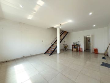 VENTA GALPONES CON CASA  Y QUINCHO TANDIL