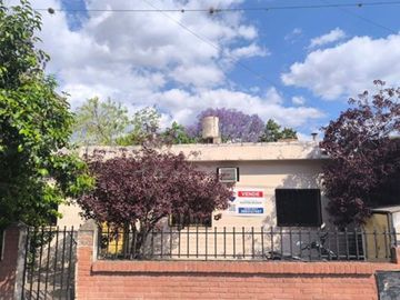 VENTA CASA  ZONA COMERCIAL 300M2 - CDAD. PERICO