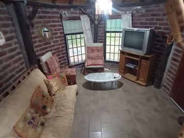 Venta casa + cabaña en gran terreno en Potrerillos