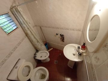Venta casa + cabaña en gran terreno en Potrerillos