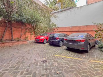 VENTA BELGRANO 2 DORMITORIOS BALCON FRENTE COCHERA