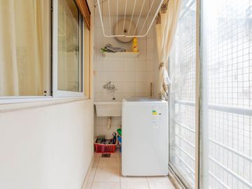 VENTA BELGRANO 2 DORMITORIOS BALCON FRENTE COCHERA