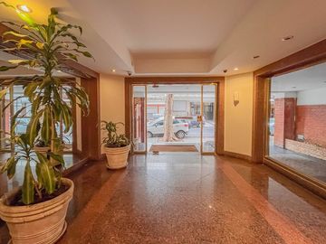VENTA BELGRANO 2 DORMITORIOS BALCON FRENTE COCHERA