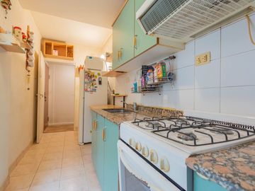 VENTA BELGRANO 2 DORMITORIOS BALCON FRENTE COCHERA