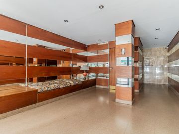 Venta semipiso 4amb al frente balcón cochera