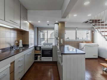 Venta semipiso 4amb al frente balcón cochera