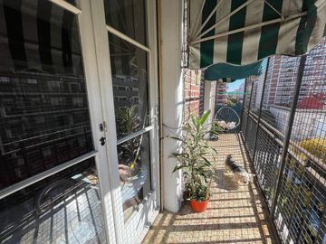 Semipiso 3 amb. al frente balcón corrido s/avenida