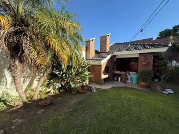 VENTA CASA 4 DORMITORIOS. B° AYACUCHO APTA CREDITO