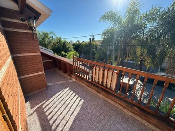 VENTA CASA 4 DORMITORIOS. B° AYACUCHO APTA CREDITO