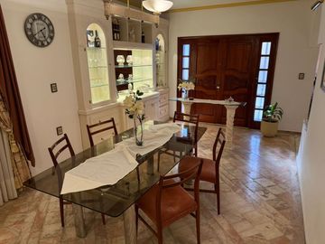 VENTA CASA 4 DORMITORIOS. B° AYACUCHO APTA CREDITO
