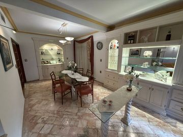 VENTA CASA 4 DORMITORIOS. B° AYACUCHO APTA CREDITO