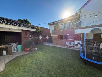 VENTA CASA 4 DORMITORIOS. B° AYACUCHO APTA CREDITO
