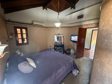 VENTA CASA 4 DORMITORIOS. B° AYACUCHO APTA CREDITO