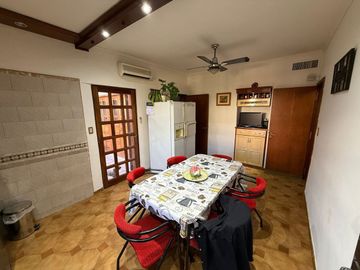 VENTA CASA 4 DORMITORIOS. B° AYACUCHO APTA CREDITO
