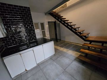 VENTA CASA CON DOS PH 2 PLANTAS VILLA GRAL MITRE