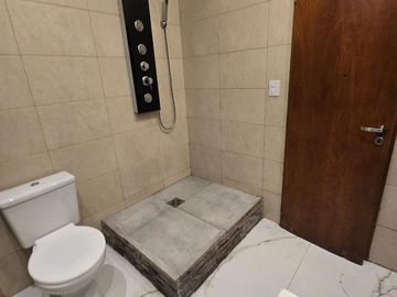 VENTA CASA CON DOS PH 2 PLANTAS VILLA GRAL MITRE