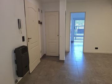 ALQUILER OFICINA LOCAL CON COCHERA HAEDO NORTE